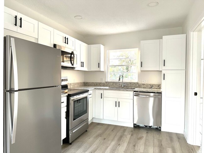 Building Photo - Modern Updated Home in the Milk District- ...