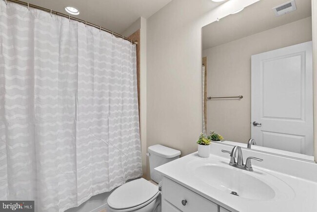 Building Photo - 9134 Kenway Ln