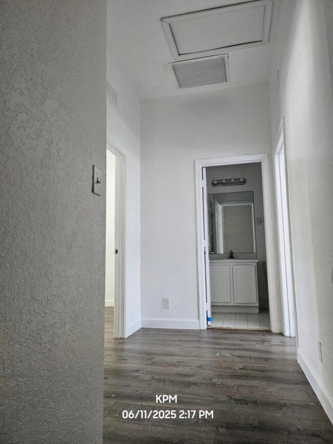 Building Photo - 1109 Colonial Palms Way