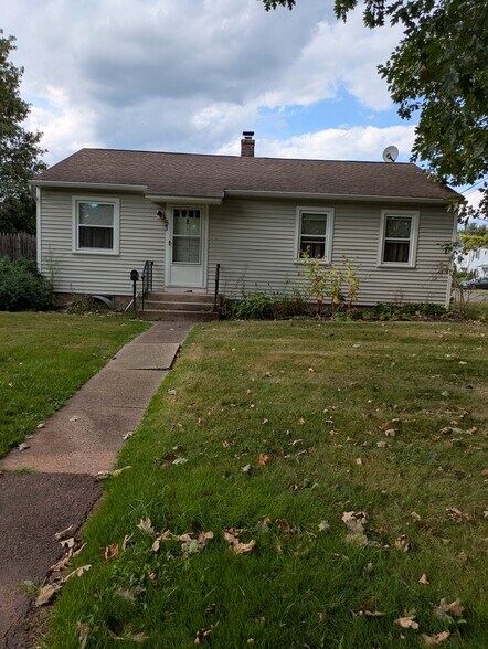 Front - 53 Fairview Dr