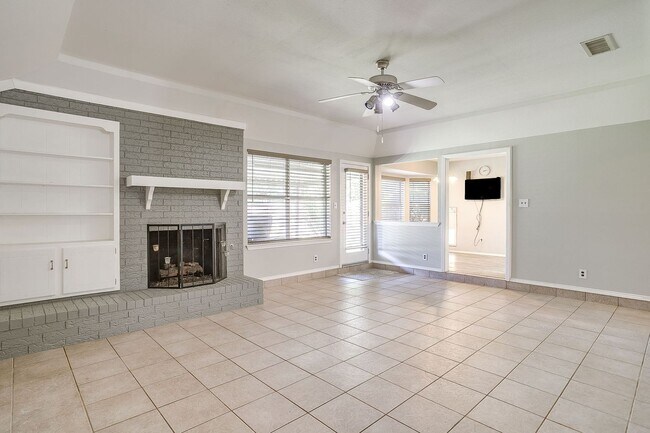 Building Photo - Spacious 3 Bed. 2 Bath Rental Ready for New Tenants- HEB ISD- 76040
