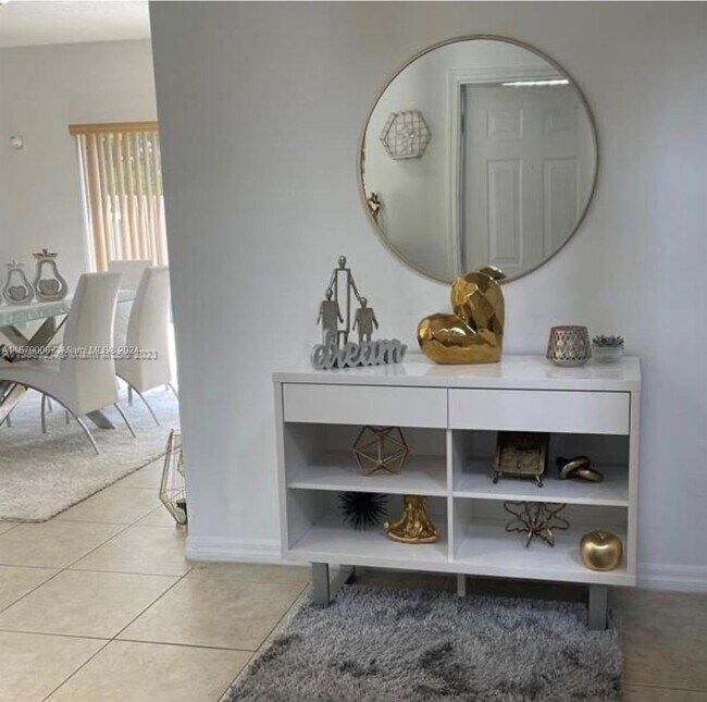 Building Photo - 1975 NE 36th Ave