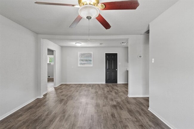 Building Photo - 815 Rugeley St