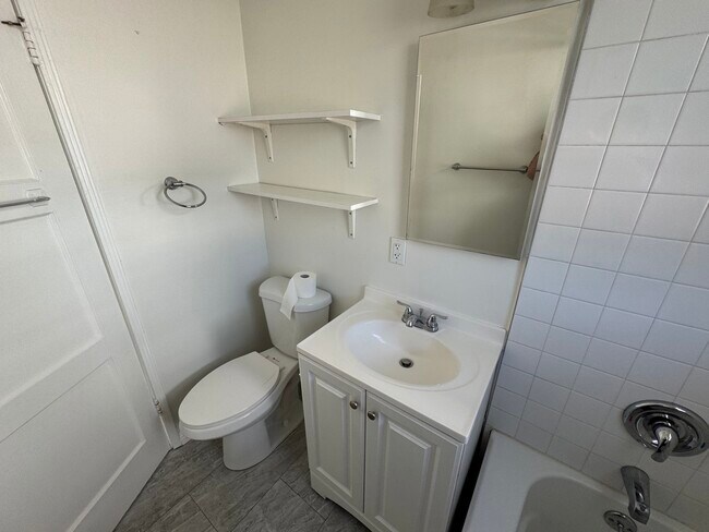 Building Photo - 9217 Alcott St