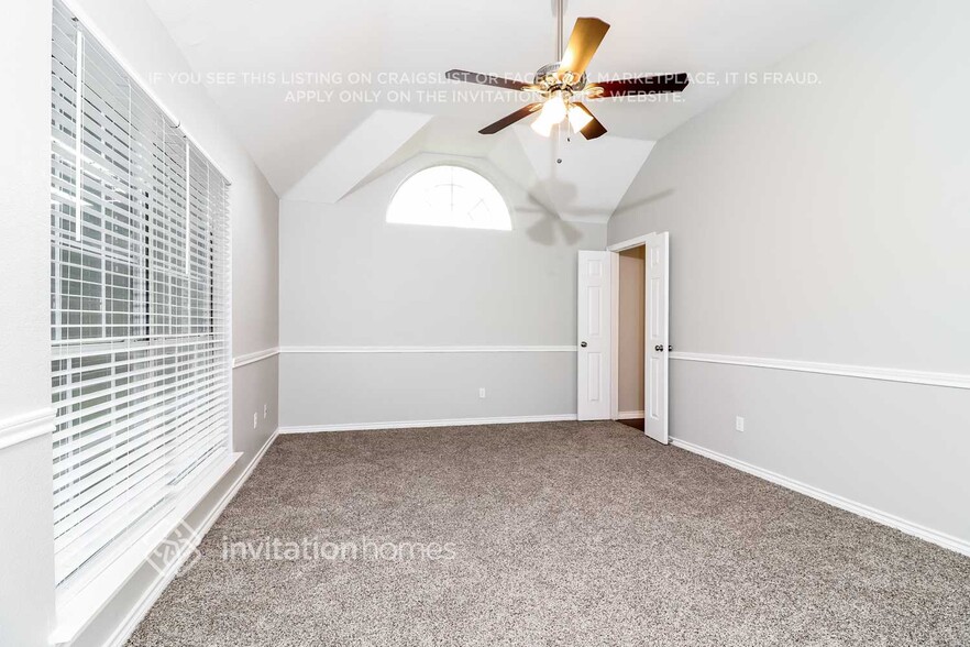 Building Photo - 1617 Churchill Ln