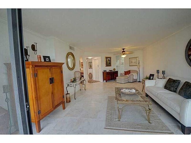 Building Photo - 6371 La Costa Dr