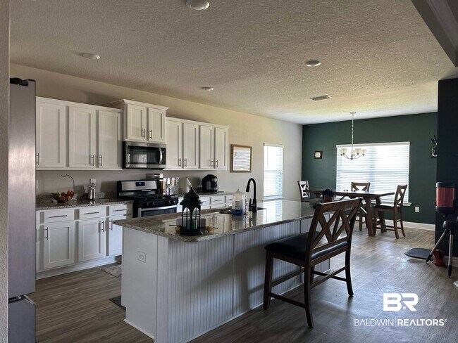 Building Photo - 12941 Sanderling Lp