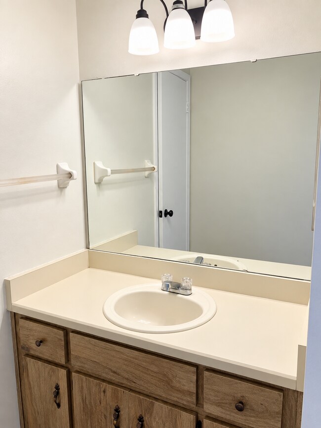 Building Photo - 2671 Bentley Dr