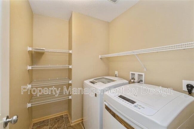 Building Photo - 8580 Rock Dr