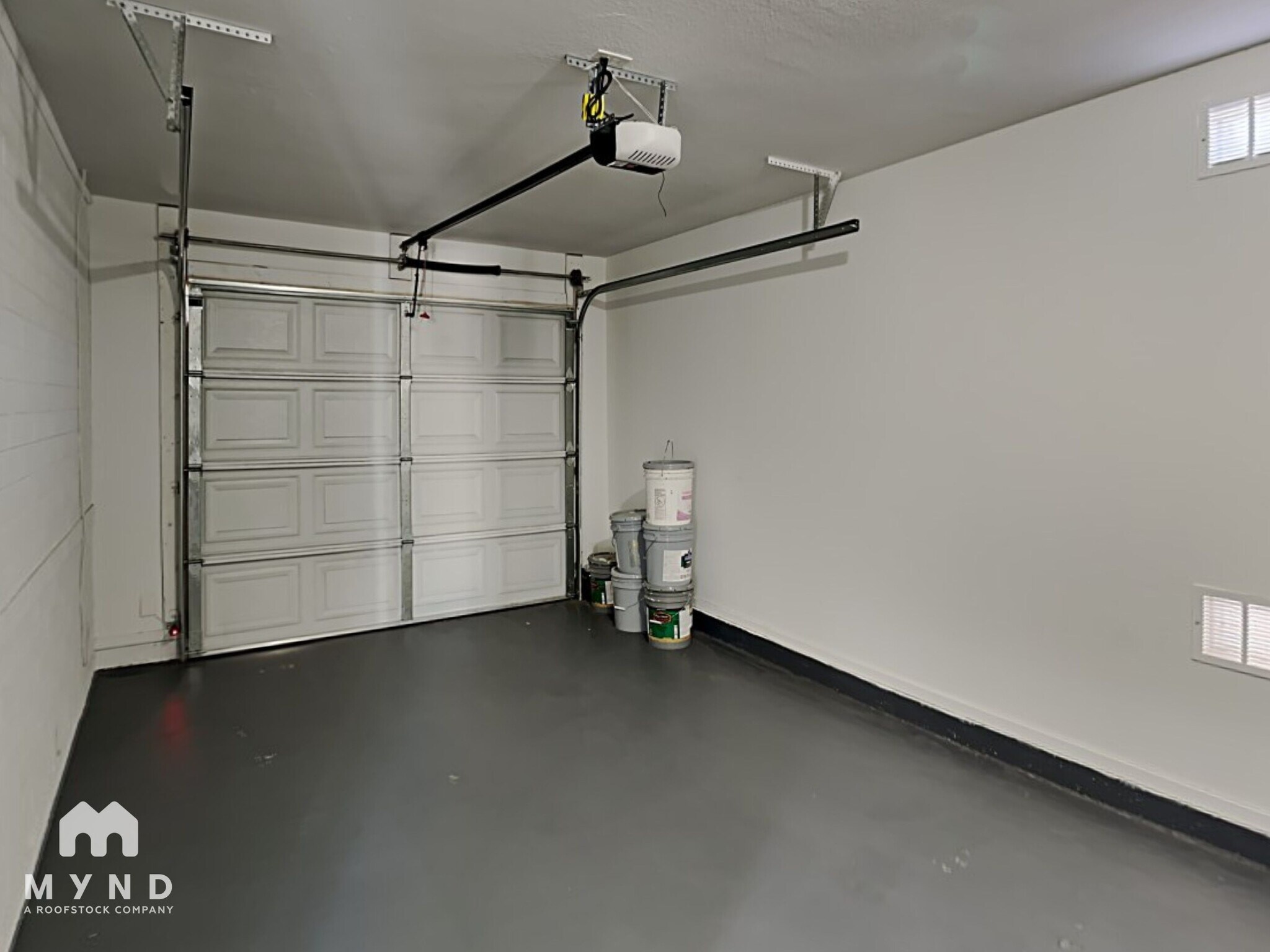 Building Photo - 7520 E Portland St