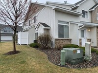 Building Photo - 551 French Ln