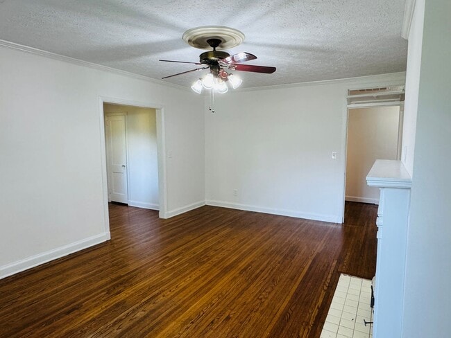 Building Photo - 4-Bedroom just perfect for your family