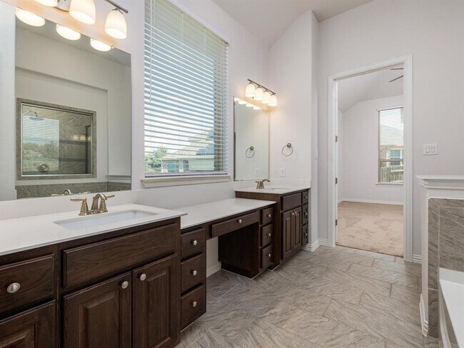 Building Photo - 2958 Diego Dr