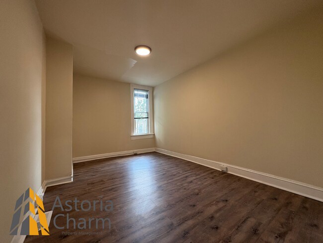 Building Photo - Move-In Ready 4-Bedroom Home with Updated ...