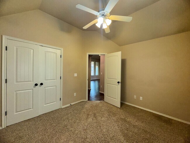 Building Photo - 3 Bed 2 Bath in Edmond!