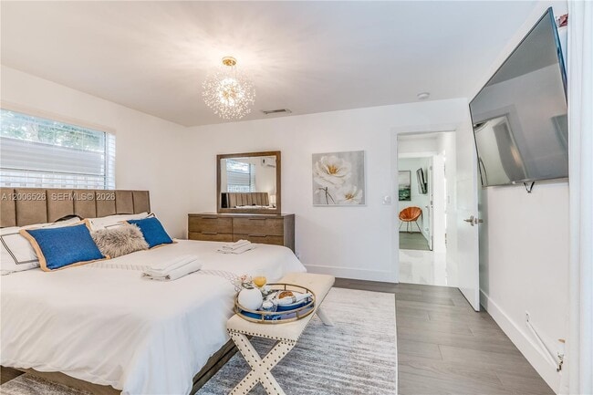 Building Photo - 4212 Van Buren St