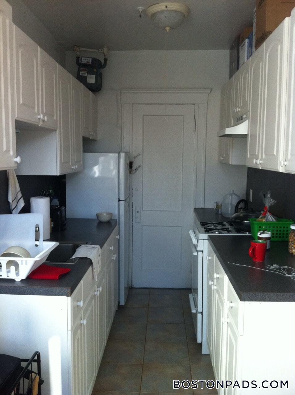 Building Photo - 121 Park Dr