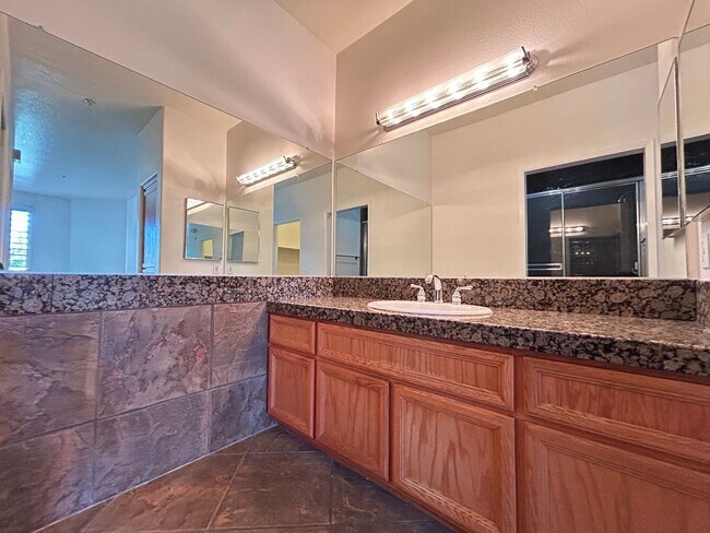 Building Photo - Beautiful 2 Bed 2 Bath Tustin Ranch Condo With Golf Course Views!