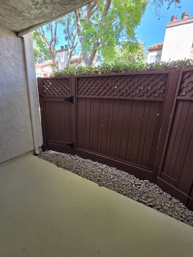 Building Photo - Sharp one level 3-bedroom 2 bath condominium which features two patios. Many amenities.