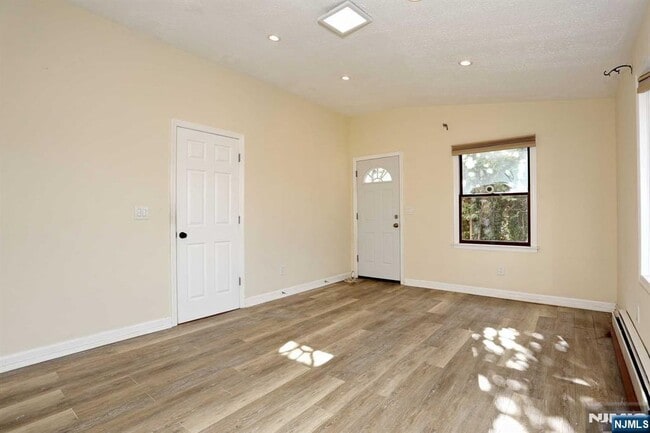 Building Photo - 7-09-9 Campbell Rd