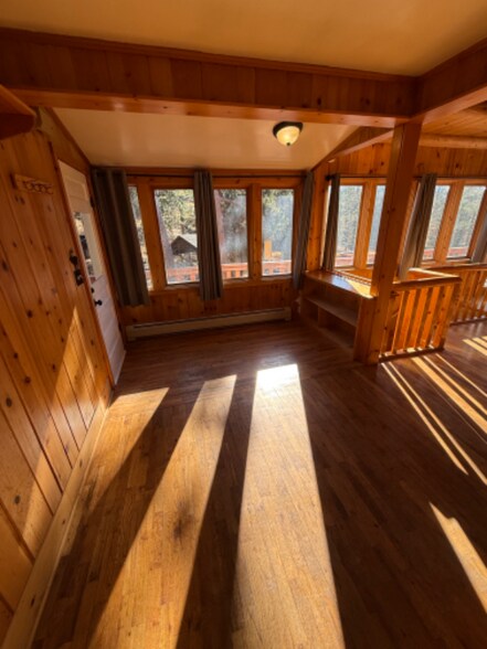 Building Photo - 245 Cyteworth Rd