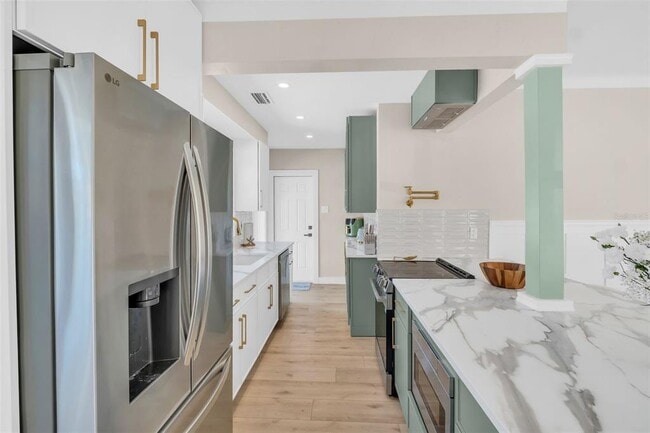 Building Photo - 16613 Gulf Blvd