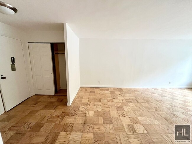 Building Photo - 236 E 36th St