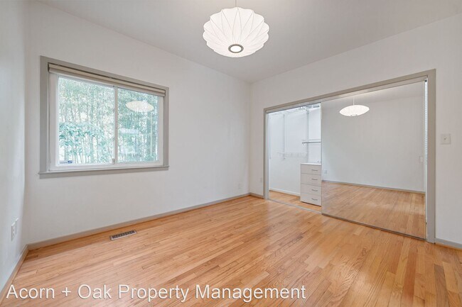 Building Photo - 3 br, 2.5 bath House - 2401 Perkins Rd
