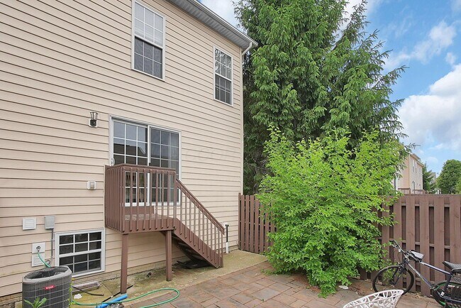 Building Photo - 6318 Marsh Wren Drive