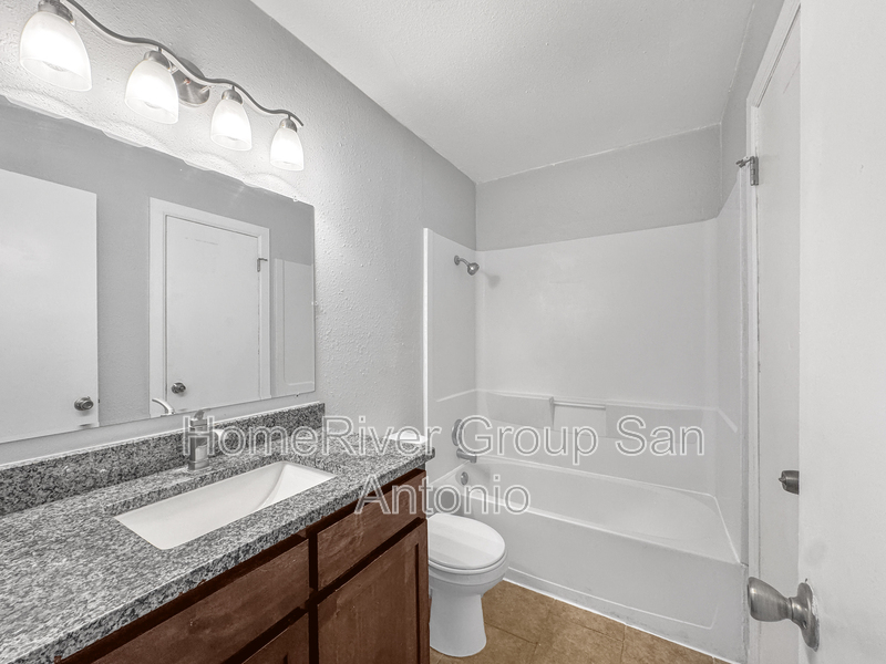 Building Photo - 9510 Bowen Dr