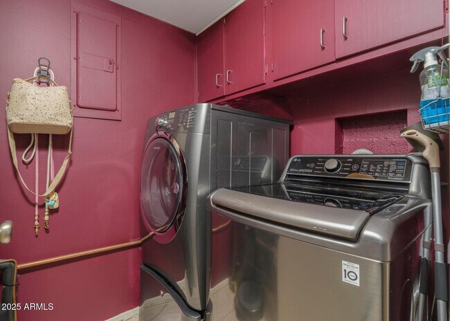 Building Photo - 4001 E Campbell Ave