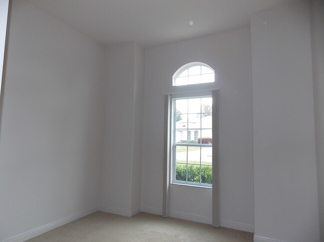 Building Photo - 1271 W Skyview Crossing Dr