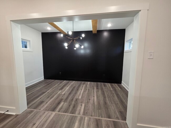 Building Photo - 1814 E 4th St