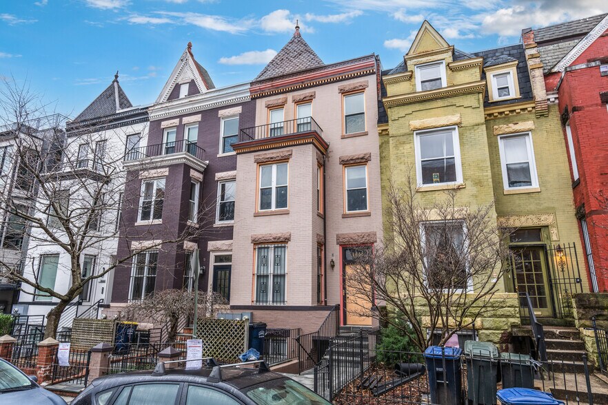 Building Photo - 1448 Newton St NW