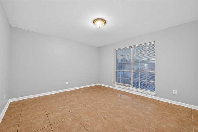 Building Photo - 7703 Moonmist Dr