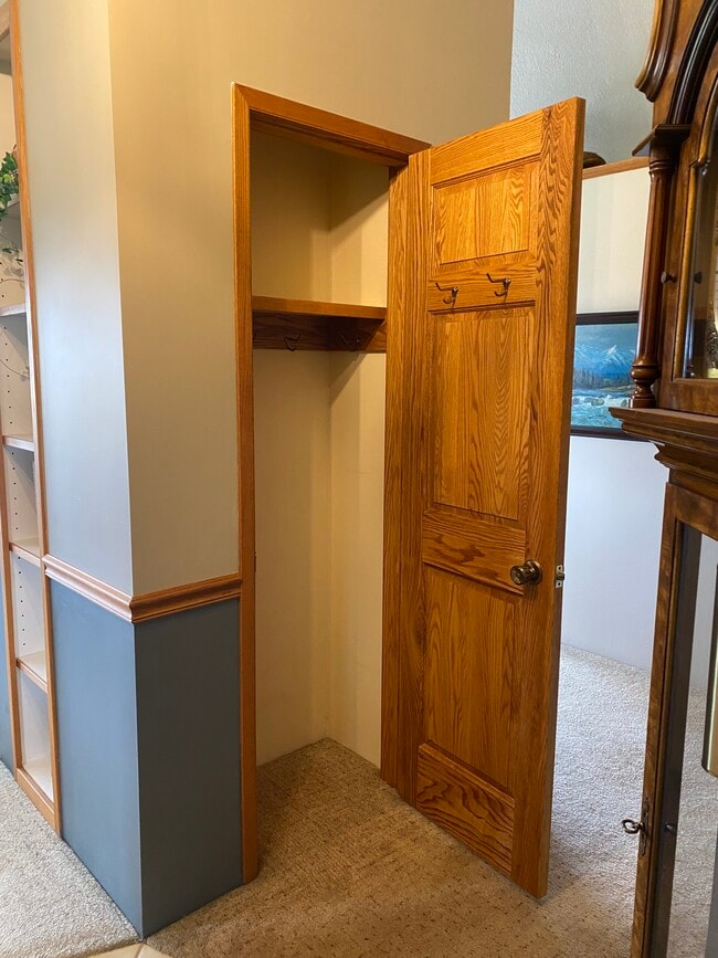 Building Photo - 391 N Somers Rd