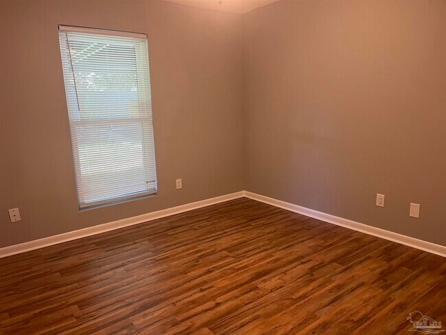Building Photo - 3238 Santa Rosa Dr
