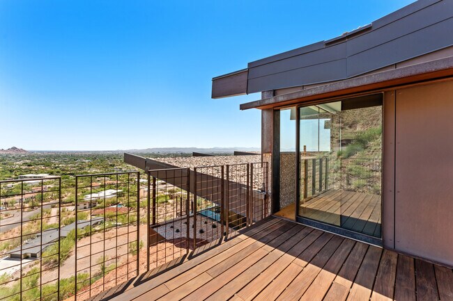 Building Photo - 4925 E Red Rock Dr