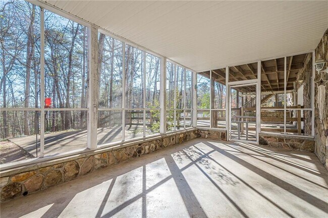 Building Photo - 34 Johnston Row NW