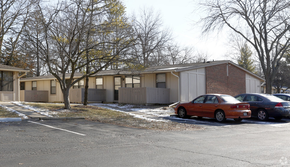 Primary Photo - Waterbury Apartments