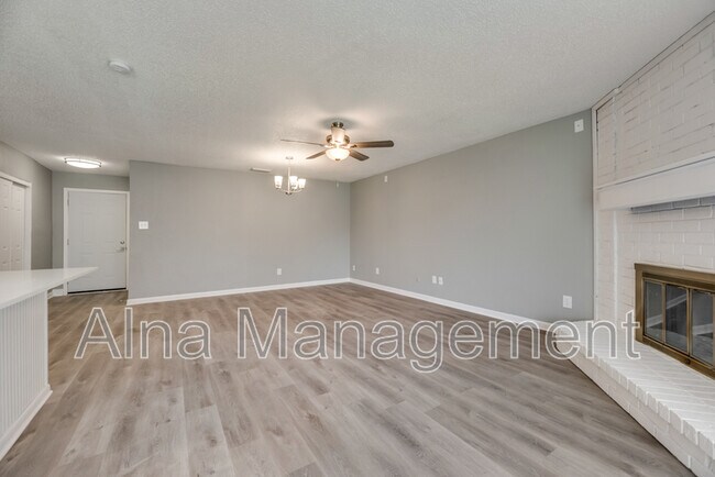 Building Photo - 1609 Whiteoak Dr