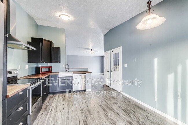 Building Photo - 226 Creekway Ct