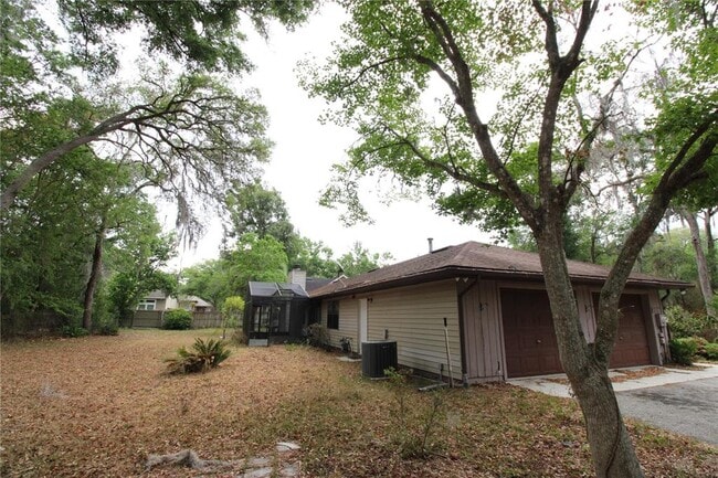 Building Photo - 4035 NW 37th Dr