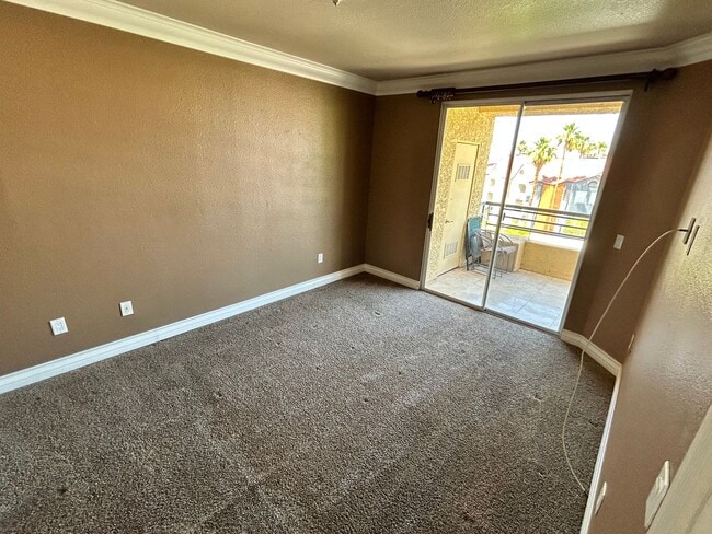 Building Photo - Beautiful, partially furnished 1 bedroom with a view of the Sphere!