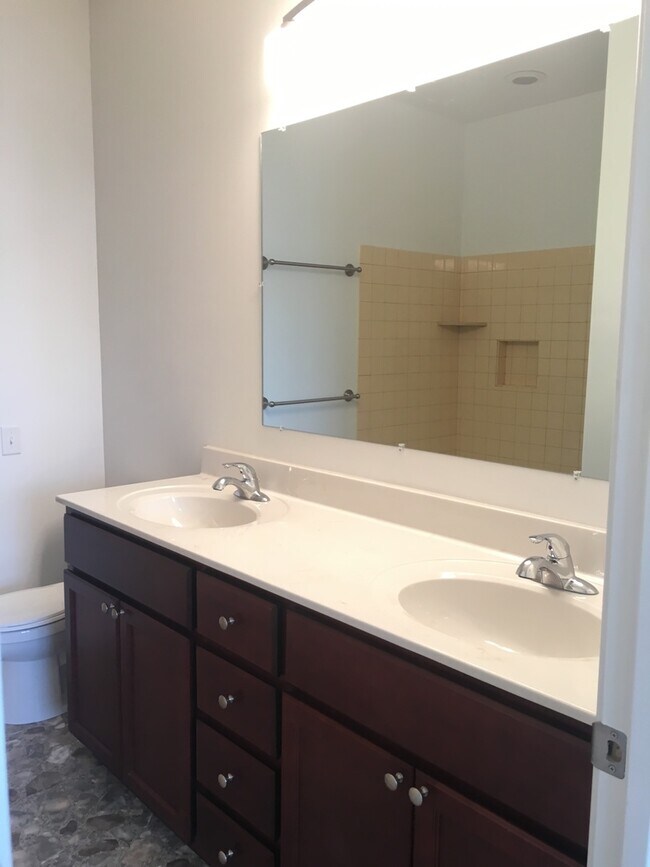 Building Photo - 4315 Farringdon Wy