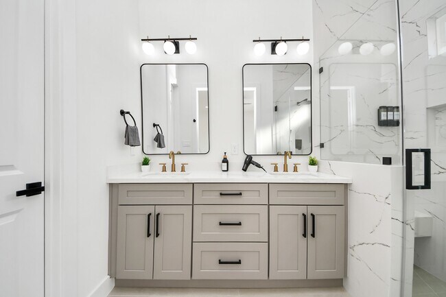 Building Photo - 3907 Maggie St