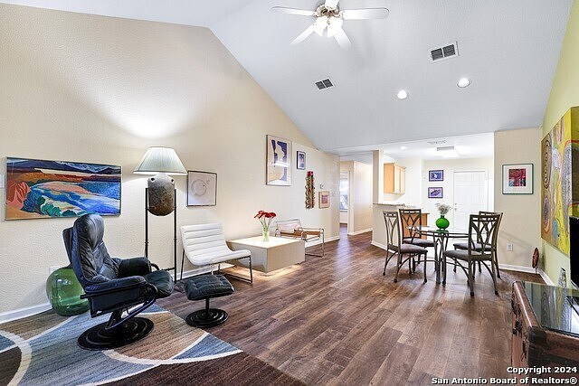 Building Photo - 3202 Eisenhauer Rd