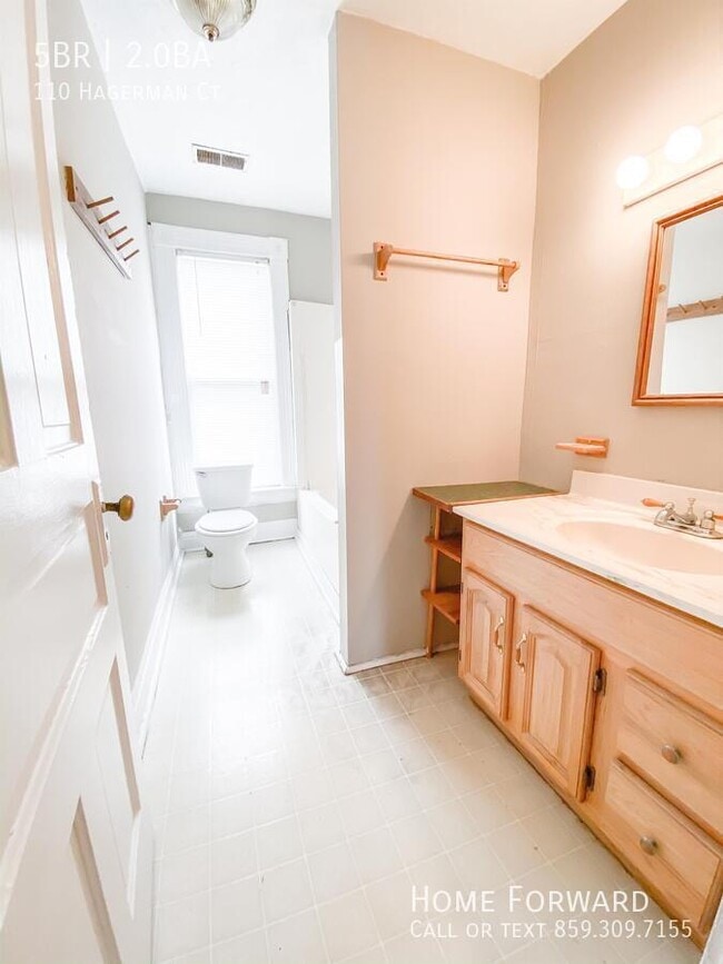 Building Photo - 110 Hagerman Ct