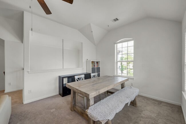 Building Photo - 508 Loft Ct