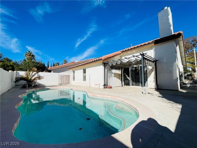 Building Photo - 8649 Trafalgar Dr